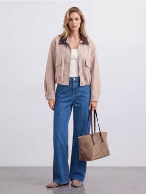 Jeansy damskie w miejskim stylu Mohito ze sklepu: Mohito w kategorii: Jeansy damskie - zdjęcie 55A556F-010-6967_933KQ