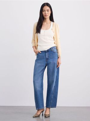 Mohito - Jeansy damskie ze sklepu: Mohito w kategorii: Jeansy damskie - zdjęcie 55A556F-010-6967_935KQ