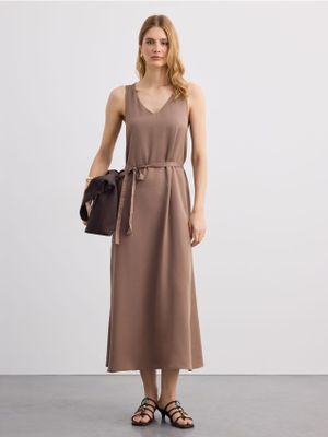 Sukienka elegancka Mohito ze sklepu: Mohito w kategorii: Sukienki - zdjęcie 55A556F-010-6967_949LC
