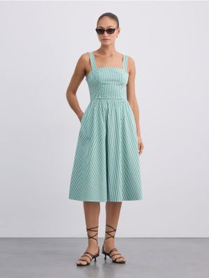 Sukienka letnia elegancka Mohito ze sklepu: Mohito w kategorii: Sukienki - zdjęcie 55A556F-010-6967_979KG