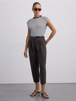 Mohito - Spodnie damskie eleganckie ze sklepu: Mohito w kategorii: Spodnie damskie - zdjęcie 55A556F-010-6967_987LD