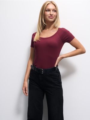 Bluzka damska casual Mohito ze sklepu: Mohito w kategorii: Bluzki damskie - zdjęcie 55A556F-010-6967_995FH