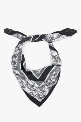 Szalik/chusta elegancki ze sklepu: Estro w kategorii: Szaliki i chusty damskie - zdjęcie 5A36CC-E79-13791_15602047451484