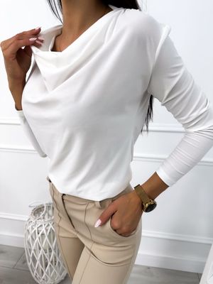 Bluzka damska casual ModnaKiecka.pl ze sklepu: ModnaKiecka.pl w kategorii: Bluzki damskie - zdjęcie 64ECE52-355-6290_23063840