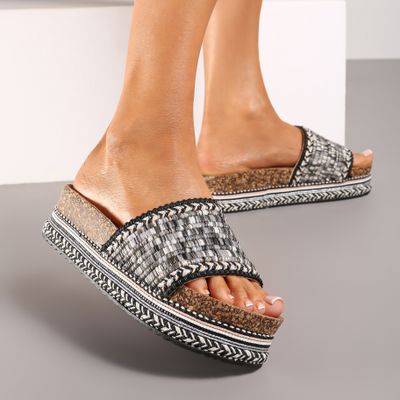 Klapki damskie boho Renee ze sklepu: renee.pl w kategorii: Klapki damskie - zdjęcie 6BEED23A-9DF-769_334371