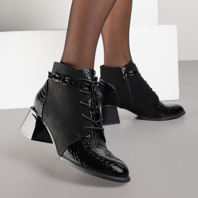 Botki casual Renee ze sklepu: renee.pl w kategorii: Botki - zdjęcie 6BEED23A-9DF-769_399367