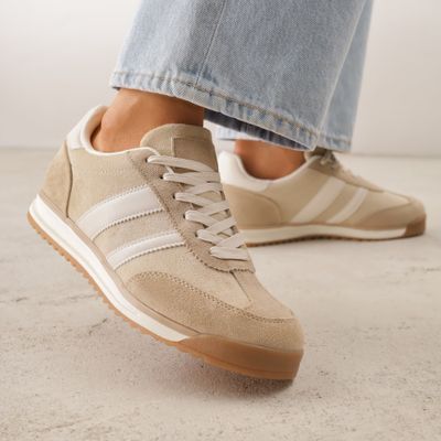 Buty sportowe damskie Renee ze sklepu: renee.pl w kategorii: Buty sportowe damskie - zdjęcie 6BEED23A-9DF-769_405214