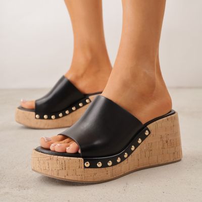 Klapki damskie casual Renee ze sklepu: renee.pl w kategorii: Klapki damskie - zdjęcie 6BEED23A-9DF-769_405938