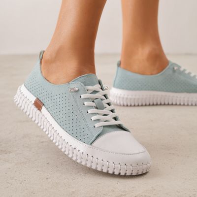 Trampki damskie casual Renee ze sklepu: renee.pl w kategorii: Trampki damskie - zdjęcie 6BEED23A-9DF-769_407436