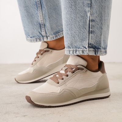 Buty sportowe damskie casual Renee ze sklepu: renee.pl w kategorii: Buty sportowe damskie - zdjęcie 6BEED23A-9DF-769_408780