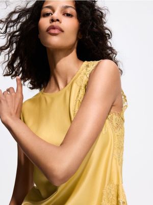Bluzka damska na wiosnę Reserved ze sklepu: Reserved w kategorii: Bluzki damskie - zdjęcie 74CCA4C-3C1-6972_017LB