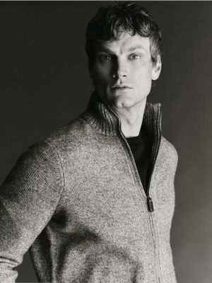 Sweter męski casual Reserved ze sklepu: Reserved w kategorii: Swetry męskie - zdjęcie 74CCA4C-3C1-6972_066FR
