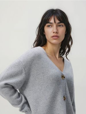 Sweter damski Reserved ze sklepu: Reserved w kategorii: Swetry damskie - zdjęcie 74CCA4C-3C1-6972_244HI