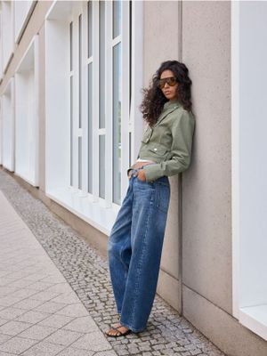 Jeansy damskie na lato Reserved ze sklepu: Reserved w kategorii: Jeansy damskie - zdjęcie 74CCA4C-3C1-6972_265KS