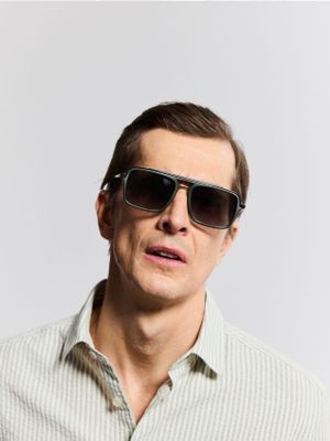 Okulary przeciwsłoneczne na jesień casual Reserved ze sklepu: Reserved w kategorii: Okulary przeciwsłoneczne męskie - zdjęcie 74CCA4C-3C1-6972_361IW