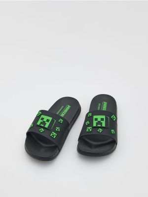 Klapki dziecięce w stylu młodzieżowym na lato Reserved ze sklepu: Reserved w kategorii: Klapki dziecięce - zdjęcie 74CCA4C-3C1-6972_572HV