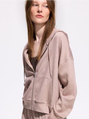 Bluza damska na wiosnę Reserved ze sklepu: Reserved w kategorii: Bluzy damskie - zdjęcie 74CCA4C-3C1-6972_651KE