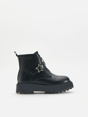 Buty zimowe dziecięce casual na zimę Reserved ze sklepu: Reserved w kategorii: Buty zimowe dziecięce - zdjęcie 74CCA4C-3C1-6972_704KR
