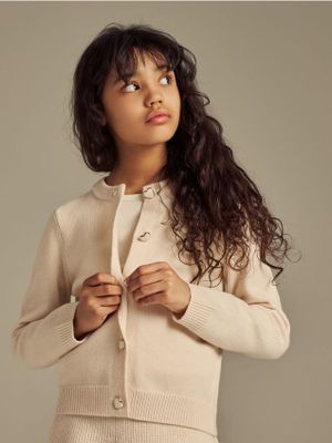 Sweter dziewczęcy wiosenny Reserved ze sklepu: Reserved w kategorii: Swetry dziewczęce - zdjęcie 74CCA4C-3C1-6972_788IE