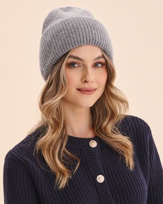 Czapka zimowa damska casual w groszki ze sklepu: GABRIELLA w kategorii: Czapki zimowe damskie - zdjęcie 7664800-BB3-4504_1305