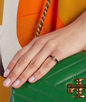 Pierścionek wiosenny TORY BURCH ze sklepu: Gomez Fashion Store w kategorii: Pierścionki - zdjęcie 874714-BD9-10338_TO231W000034720