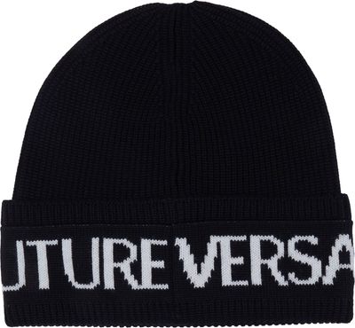 Czapka zimowa damska młodzieżowa jesienny Versace Jeans Couture ze sklepu: Gomez Fashion Store w kategorii: Czapki zimowe damskie - zdjęcie 874714-BD9-10338_VR245W000064301