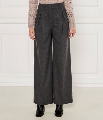 Marc Cain - Spodnie damskie na lato ze sklepu: Gomez Fashion Store w kategorii: Spodnie damskie - zdjęcie 874714-BD9-10338_CR245W000050842