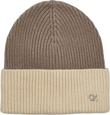 Calvin Klein - Czapka zimowa damska ze sklepu: Gomez Fashion Store w kategorii: Czapki zimowe damskie - zdjęcie 874714-BD9-10338_CK245W000036C31