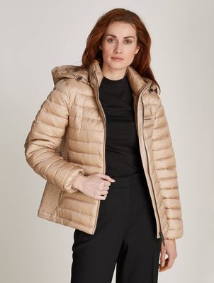 Kurtka damska bez wzorów Calvin Klein ze sklepu: Gomez Fashion Store w kategorii: Kurtki damskie - zdjęcie 874714-BD9-10338_CK245W000160C45