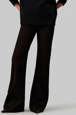 Jeansy damskie bez wzorów Calvin Klein ze sklepu: Gomez Fashion Store w kategorii: Jeansy damskie - zdjęcie 874714-BD9-10338_CK245W000167A61