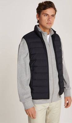 Kamizelka męska gładka Calvin Klein Jeans ze sklepu: Gomez Fashion Store w kategorii: Kamizelki męskie - zdjęcie 874714-BD9-10338_CJ245M000012A81