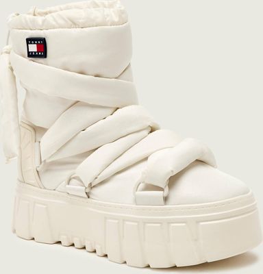 Śniegowce damskie eleganckie Tommy Jeans ze sklepu: Gomez Fashion Store w kategorii: Śniegowce damskie - zdjęcie 874714-BD9-10338_TM255W000034E73