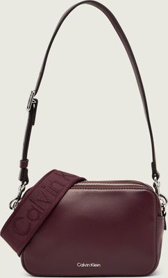 Listonoszka na zimę Calvin Klein ze sklepu: Gomez Fashion Store w kategorii: Listonoszki - zdjęcie 874714-BD9-10338_CK255W000099D63