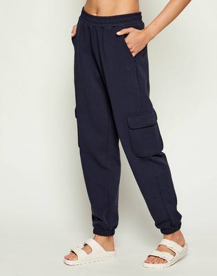 Spodnie damskie klasyczne Emporio Armani ze sklepu: Gomez Fashion Store w kategorii: Spodnie damskie - zdjęcie 874714-BD9-10338_EB255W000006S17
