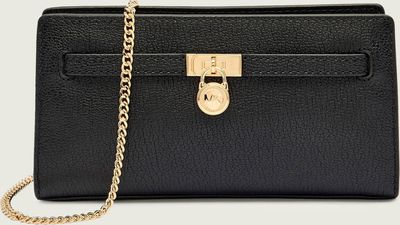 Kopertówka zimowy Michael Kors ze sklepu: Gomez Fashion Store w kategorii: Kopertówki - zdjęcie 874714-BD9-10338_MK255W000048001