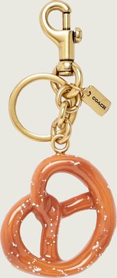 Brelok na lato Coach ze sklepu: Gomez Fashion Store w kategorii: Breloki - zdjęcie 874714-BD9-10338_CN261W000020238