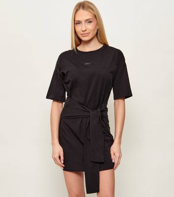 Armani Exchange - Sukienka casual ze sklepu: Gomez Fashion Store w kategorii: Sukienki - zdjęcie 874714-BD9-10338_AX262W000082H50