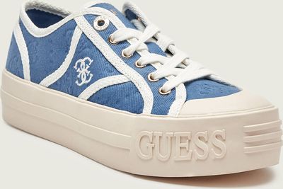 Trampki damskie na wiosnę Guess ze sklepu: Gomez Fashion Store w kategorii: Trampki damskie - zdjęcie 874714-BD9-10338_GU261W000121688