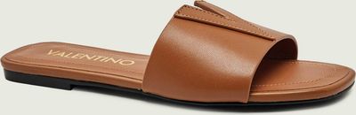 Klapki damskie Valentino ze sklepu: Gomez Fashion Store w kategorii: Klapki damskie - zdjęcie 874714-BD9-10338_VO262W000042085