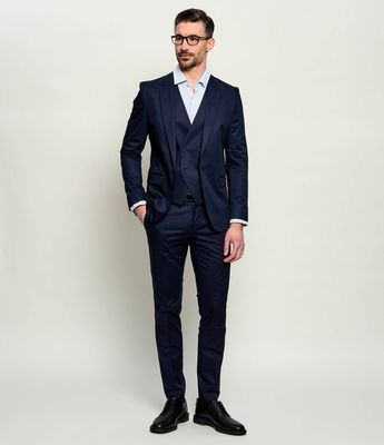Garnitur męski w stylu klasycznym HUGO ze sklepu: Gomez Fashion Store w kategorii: Garnitury męskie - zdjęcie 874714-BD9-10338_BU262M000027405