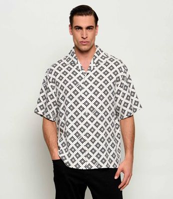 Koszula męska młodzieżowa na lato HUGO ze sklepu: Gomez Fashion Store w kategorii: Koszule męskie - zdjęcie 874714-BD9-10338_BU262M000062102
