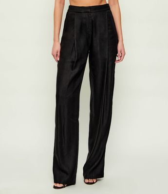 Spodnie damskie bez wzorów Elisabetta Franchi ze sklepu: Gomez Fashion Store w kategorii: Spodnie damskie - zdjęcie 874714-BD9-10338_EF262W000035110