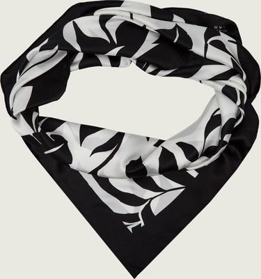 MM - Szalik/chusta casualowy ze sklepu: Gomez Fashion Store w kategorii: Szaliki i chusty damskie - zdjęcie 874714-BD9-10338_ML262W000034001