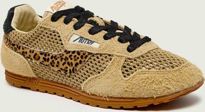 Buty sportowe damskie na wiosnę Autry ze sklepu: Gomez Fashion Store w kategorii: Buty sportowe damskie - zdjęcie 874714-BD9-10338_AU262W000010009