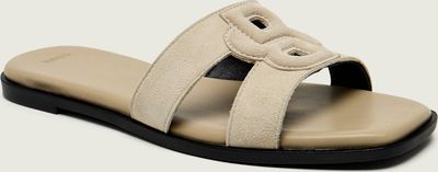 Klapki damskie na wiosnę BOSS BLACK ze sklepu: Gomez Fashion Store w kategorii: Klapki damskie - zdjęcie 874714-BD9-10338_BB262W000050275