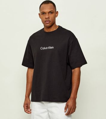 T-shirt męski w stylu młodzieżowym Calvin Klein ze sklepu: Gomez Fashion Store w kategorii: T-shirty męskie - zdjęcie 874714-BD9-10338_CK262M000226544