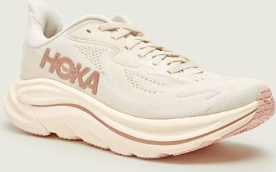 Buty sportowe damskie młodzieżowe Hoka ze sklepu: Gomez Fashion Store w kategorii: Buty sportowe damskie - zdjęcie 874714-BD9-10338_HA262W000003021