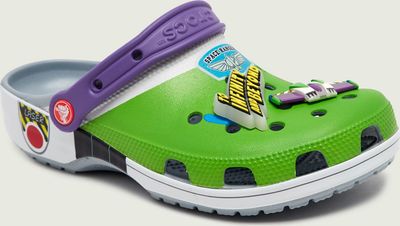 Klapki męskie letnie Crocs ze sklepu: Gomez Fashion Store w kategorii: Klapki męskie - zdjęcie 874714-BD9-10338_C3262U000020024