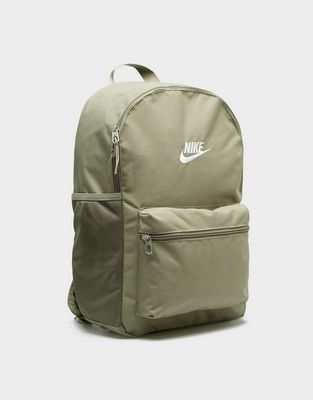 Plecak na jesień Nike ze sklepu: JD Sports  w kategorii: Plecaki - zdjęcie 9C9C4A-9AA-13709_IB4343-320