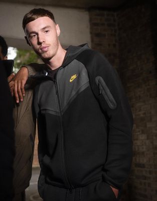 Nike - Bluza męska na wiosnę młodzieżowa ze sklepu: JD Sports  w kategorii: Bluzy męskie - zdjęcie 9C9C4A-9AA-13709_IH4302-011